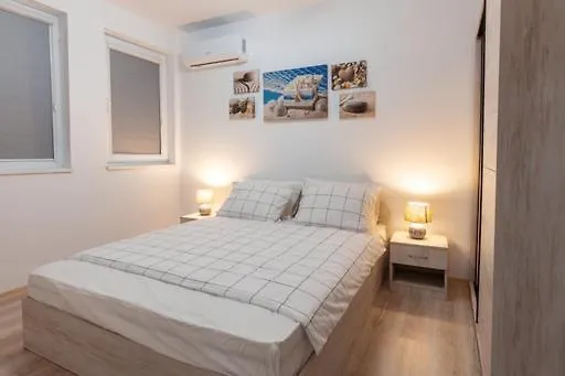 Apartament Ioama Island *